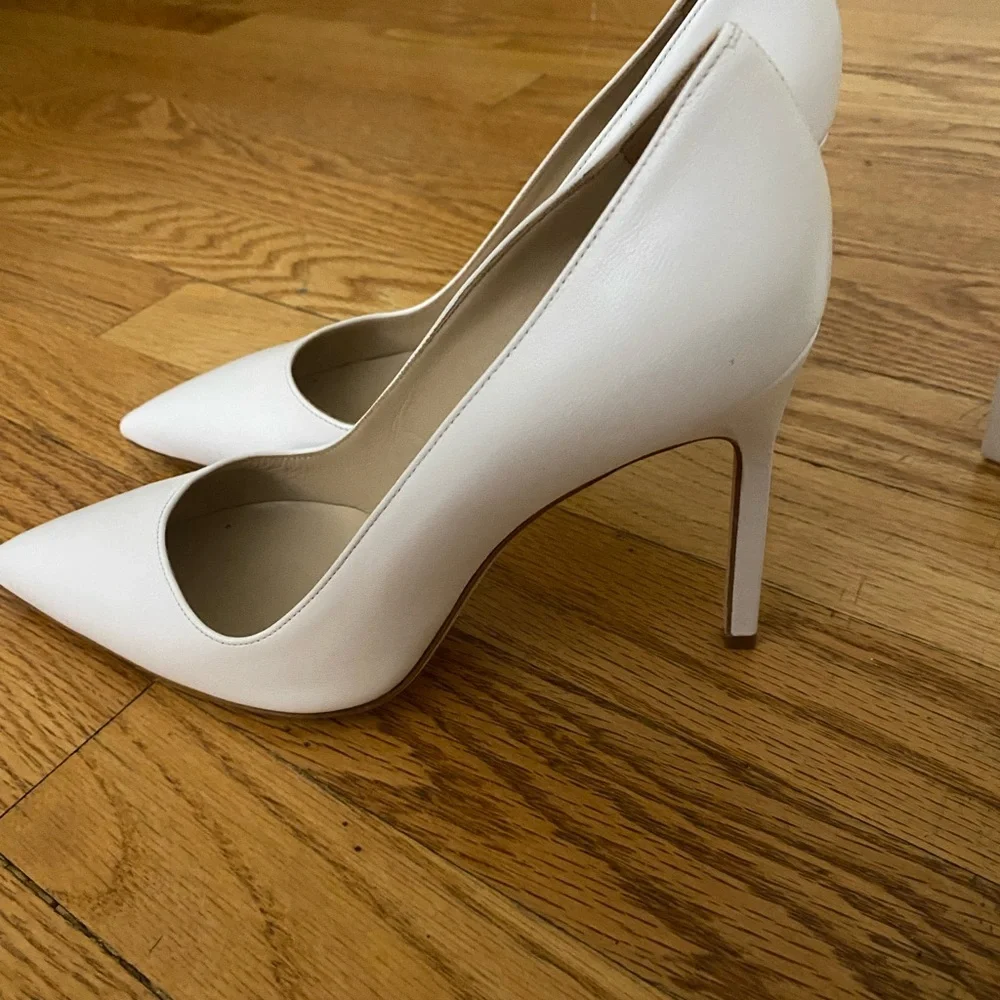Manolo Blahnik BB Calf Leather Pointed Toe Pumps